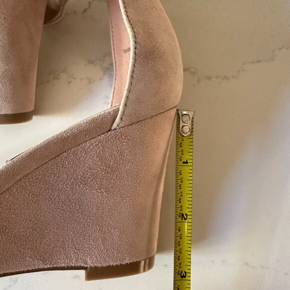 NWT Saks Fifth Avenue Suede Wedges, 8.5, light pink/nude - Picture 8 of 8